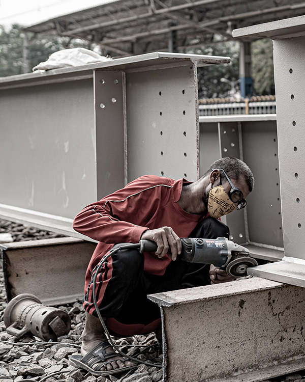 Stainless steel: optimal for railway station foot over bridges (FOBs)