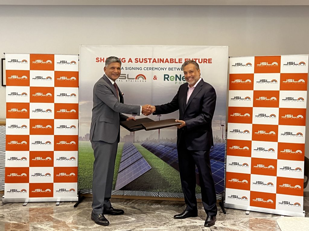 Chairman, Jindal Stainless, Mr Ratan Jindal with Founder, Chairman, and CEO, ReNew Power, Mr Sumant Sinha after signing of the contract for 300 MW renewable energy project