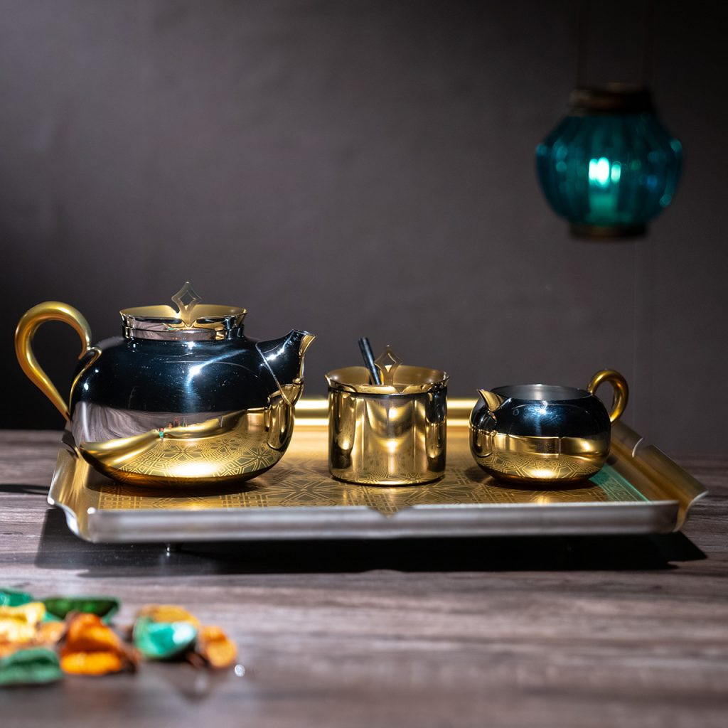             The complete Aladdin collection tea set