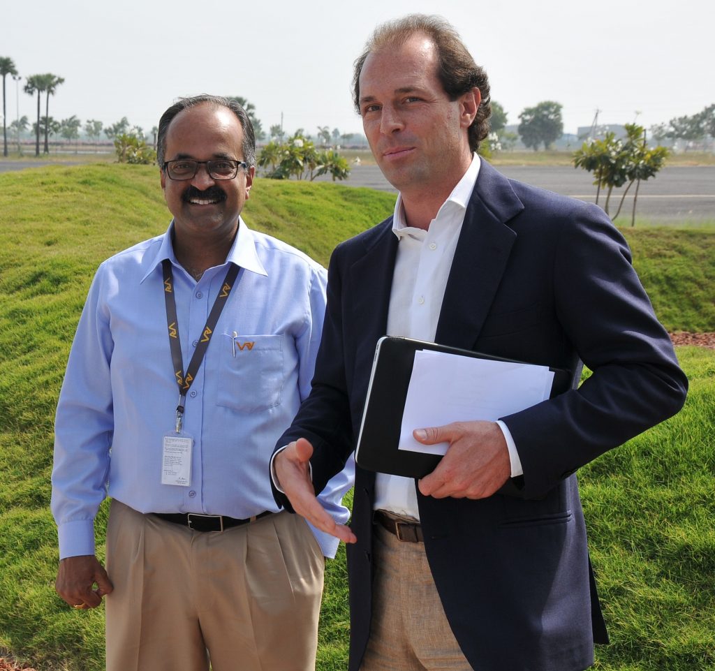 Mr Federico Spada (right) with Mr GL Rangnekar (left)
